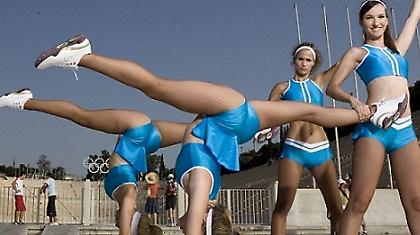 Ελληνίδες cheerleaders σας... αποπλανούν! (photos)