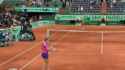 Δοκάρι και μέσα, στο τένις (video)