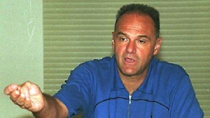 Επέμβαση στον εγκέφαλο για Όσκαρ Σμιντ!