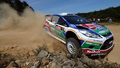 Οδηγεί την κούρσα ο Λάτβαλα