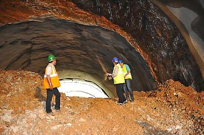 Ολοκληρώθηκε η διάνοιξη της σήραγγας παράκαμψης Τεμπών