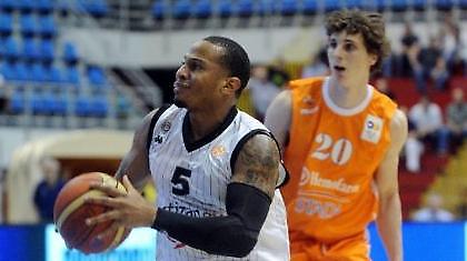 Άνετο προβάδισμα για Παρτιζάν