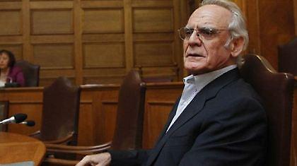 Φταίνε όλοι πλην του Άκη για τις μίζες!