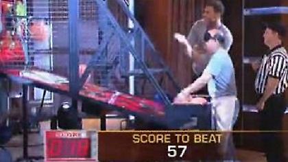 Ένας λαντζέρης κέρδισε τον Γκρίφιν (Video)