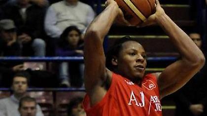 Ζωντανή η Αρμάνι