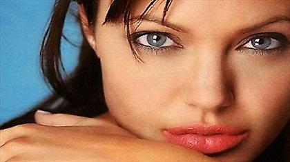 Τζολί λέω και... κλαίω! (photos)