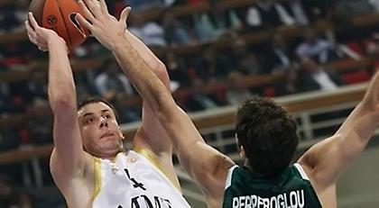 Φεύγουν τέσσερις από τη «βασίλισσα»