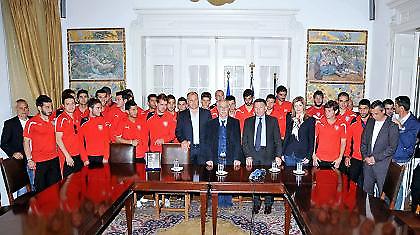 «Oι έγγραφες αποδείξεις 'ξεβρακώνουν' τον Μπέο»