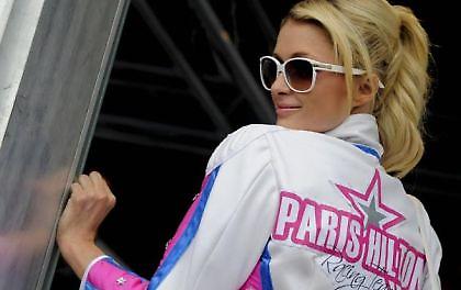 Με Πάρις Χίλτον ανεβαίνουν οι… στροφές!