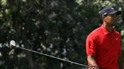 Παραμένει πλουσιότερος ο Γουντς