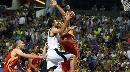 Άνετα το 2-0 η «Φενέρ»