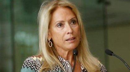 Προπηλάκισαν την Άννα Νταλάρα