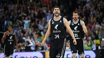 Τα εκατοστίζει ο Βασιλειάδης