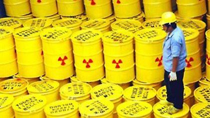 Ακτιβιστές αλυσοδέθηκαν στις γραμμές του τρένου