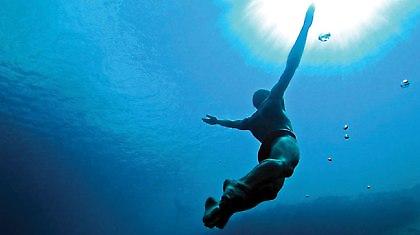 Αγνοείται πρωταθλητής ελεύθερης κατάδυσης στη Θήρα