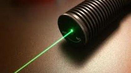 Αναγκαστική προσγείωση λόγω… λέιζερ