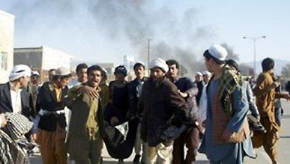 Επίθεση ενόπλων κατά τη διάρκεια γάμου!