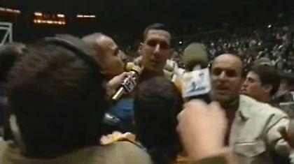 Ο Τζάμσι το βάζει από το σπίτι του (video)