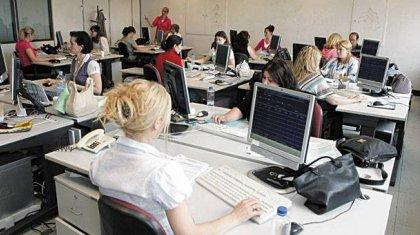 Έρχεται το «τσεκούρι» στο Δημόσιο