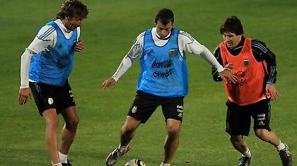 Μασεράνο: «Να μην γίνει σωτήρας ο Μέσι»