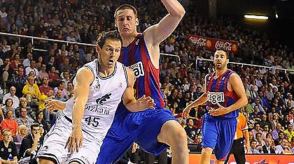 Πάλεψε ο Βασιλειάδης, αλλά... 2-0 η «Μπάρτσα»