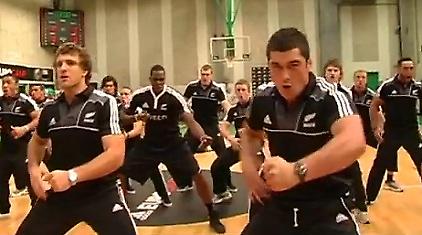 Ντουάιτ… Χάκα (video)