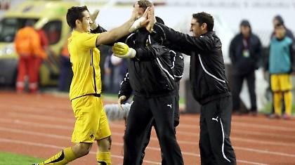 Ο Μανόλο ενημερώνει, του Μανωλά «παγώνει»