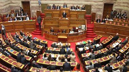 Όχι, δεν κατανοώ τους αγανακτισμένους βουλευτές!