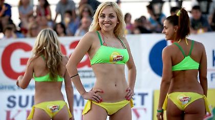 Πήρε... φωτιά η άμμος