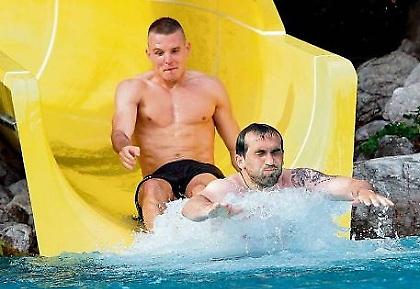 «Κρύο ντους για Γκέκα»