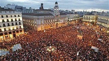 Μαζική κινητοποίηση των Ισπανών Αγανακτισμένων