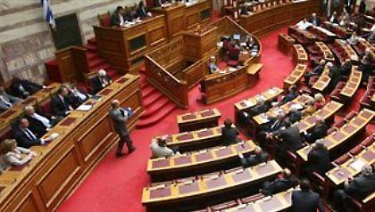 «Θρίλερ» με την κοινή ψήφιση Μεσοπρόθεσμου και νόμων