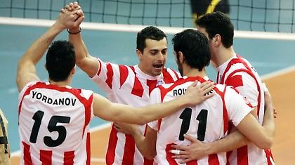 Τους πλήρωσε και την… γλίτωσε