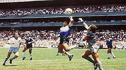 Το χέρι και… το πόδι του θεού (video)