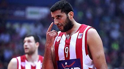 Διαψεύδει η «Φενέρ» για Μπουρούση