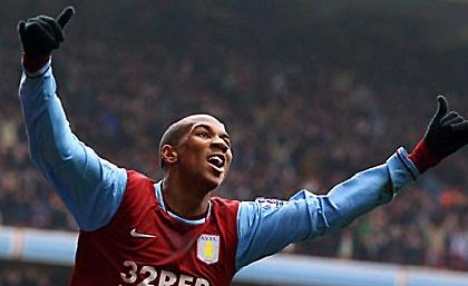 Με το στυλό στο χέρι ο Γιανγκ