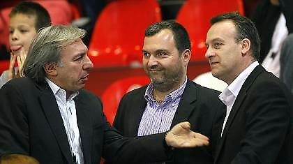 «Θα παραμείνω «'κυματοθραύστης» και «ασπίδα'»