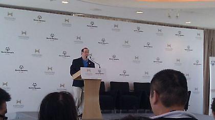 «Είμαστε εδώ!»