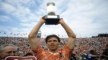 Πρωταθλητές με την γκολάρα του Φαν Μπάστεν! (video)