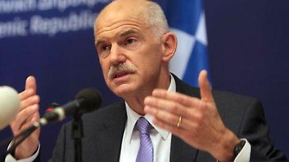 Κάποιοι παραμυθιάζουν το Γιώργο ότι είναι Ομπάμα ή Πούτιν