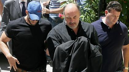 «Καταδότες Πατέρας και Κούγιας»