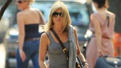 Η διάφανη φούστα της Jennifer Aniston!