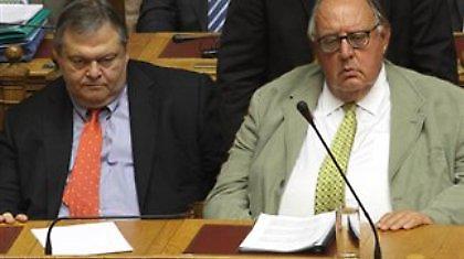 Κορυφώνεται η αγωνία για την ψήφιση του μεσοπρόθεσμου