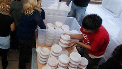 Ουρές... νεόπτωχων στα συσσίτια των δήμων