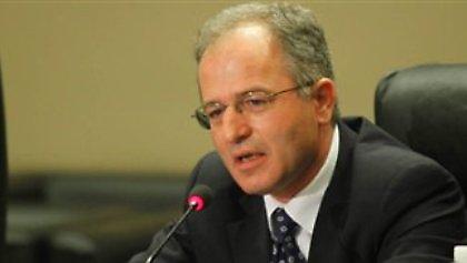 «Αδειάζει» Πάγκαλο ο Μπεγλίτης για τα τανκς