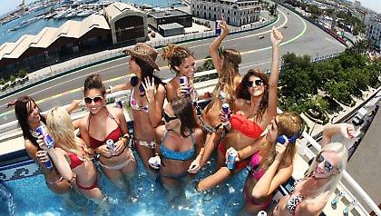 Ζεστάθηκαν τα grind babies! (pics)