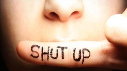 Βουλώστε το όλοι!