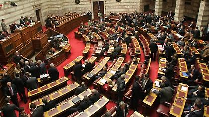 Άρχισε η κρίσιμη μάχη στη Βουλή