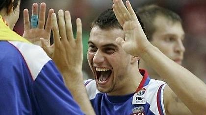 Παραμένει στη Νίζνι ο Πάουνιτς