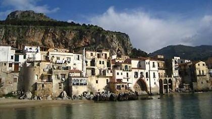 «Cu lu vinnri e lu cumprari, nun c'e amici ne cumpari»